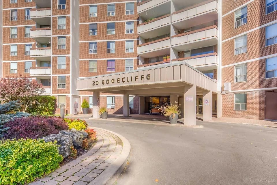 20 Edgecliff Golfway, North York, ON