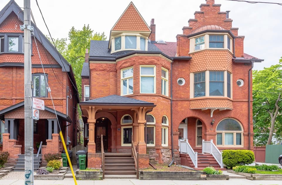 64 Madison Ave, Toronto, ON M5R 2S4