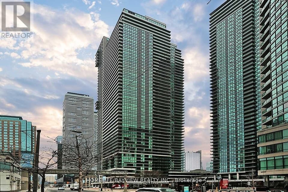 - 33 BAY STREET, Toronto (Waterfront Communities), ON, M5J2Z3