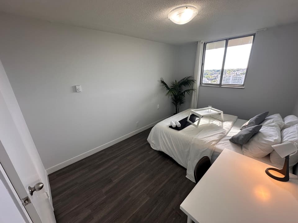 Wilson Ave, Toronto, M3H 1T9
