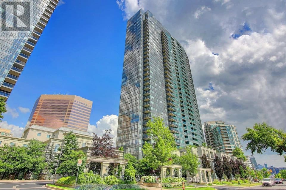 - 15 GREENVIEW AVENUE, Toronto (Newtonbrook West), ON, M2M4M7