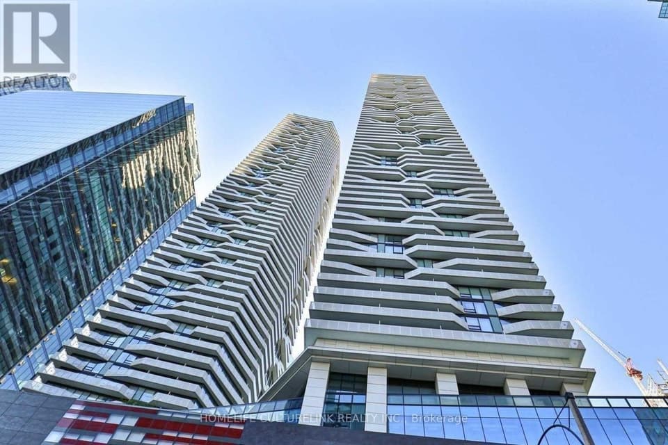 - 100 HARBOUR STREET, Toronto (Waterfront Communities), ON, M5J0B5