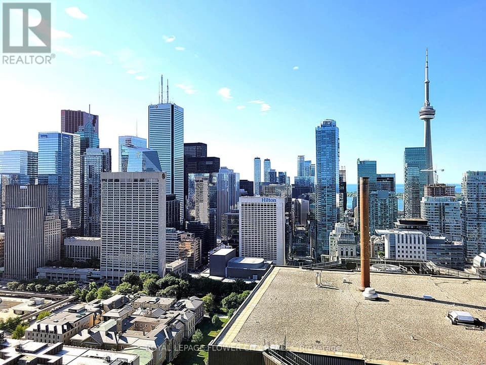 - 426 UNIVERSITY AVENUE, Toronto (Kensington-Chinatown), ON, M5G1S9