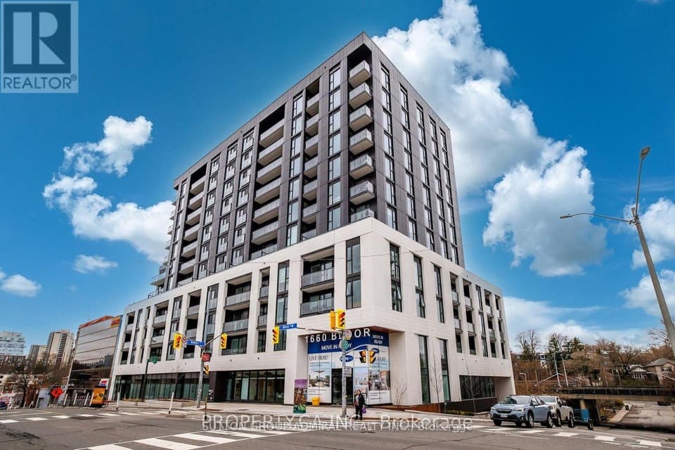 - 1660 BLOOR STREET W, Toronto (High Park North), ON, M6P0C6