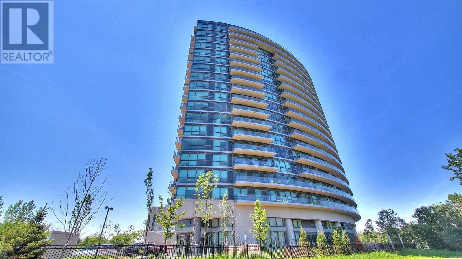 813 - 160 VANDERHOOF AVENUE|Toronto (Thorncliffe Park), Ontario M4G0B7