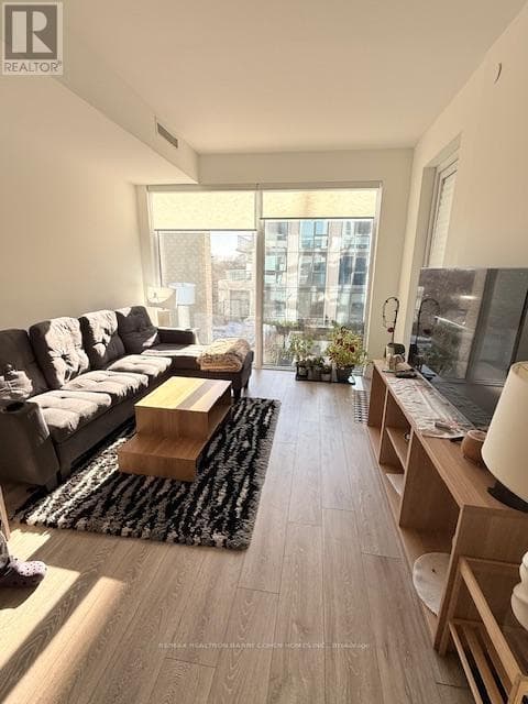 339 - 2020 BATHURST STREET|Toronto (Humewood-Cedarvale), Ontario M5P0A6