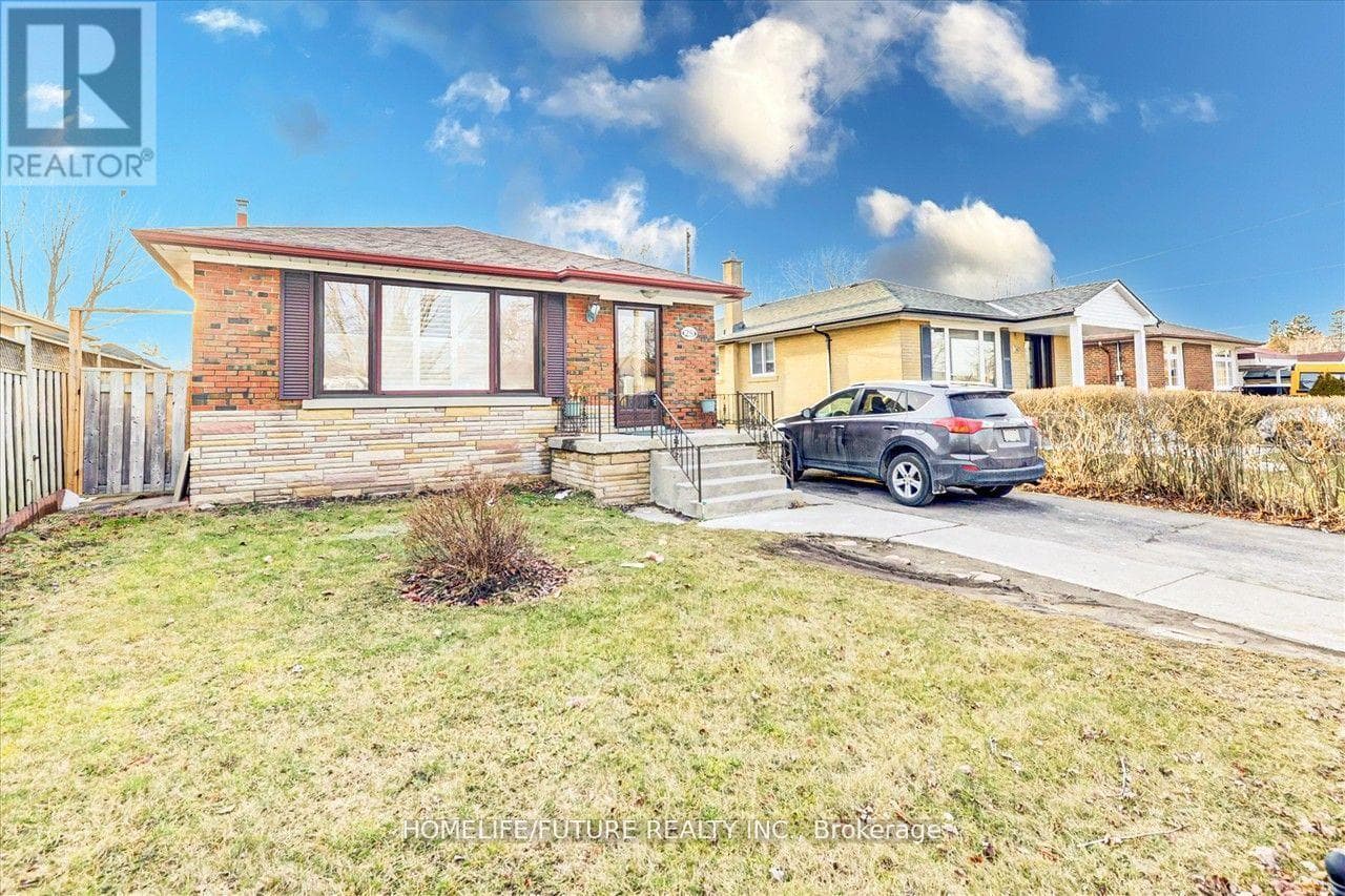 MAIN - 28 SHARBOT AVENUE|Toronto (Woburn), Ontario M1H1Y7