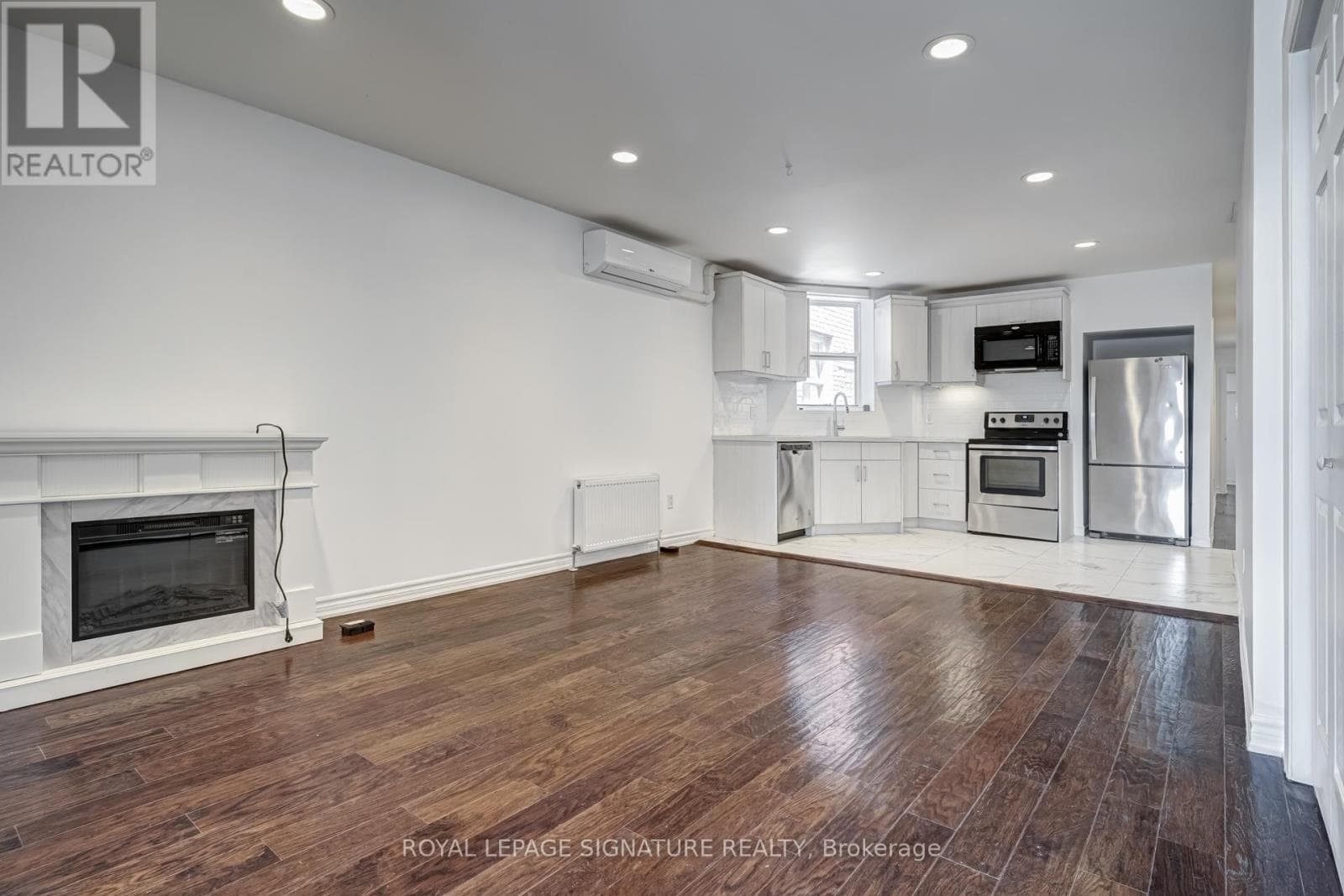 3RD LVL - 1116 COLLEGE STREET|Toronto (Little Portugal), Ontario M6H1B5