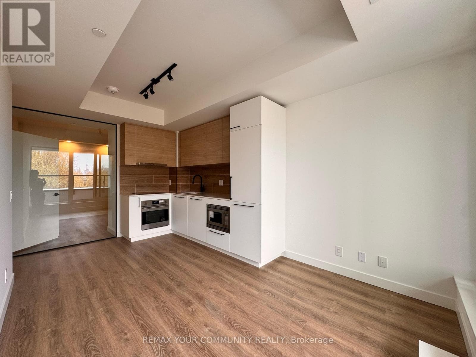 323 - 1050 EASTERN AVENUE|Toronto (Greenwood-Coxwell), Ontario M4L0B7