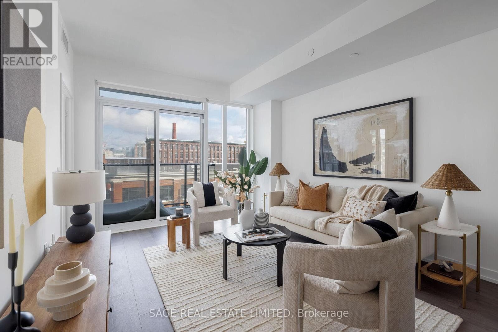 327 - 270 DUFFERIN STREET|Toronto (South Parkdale), Ontario M6K0H8