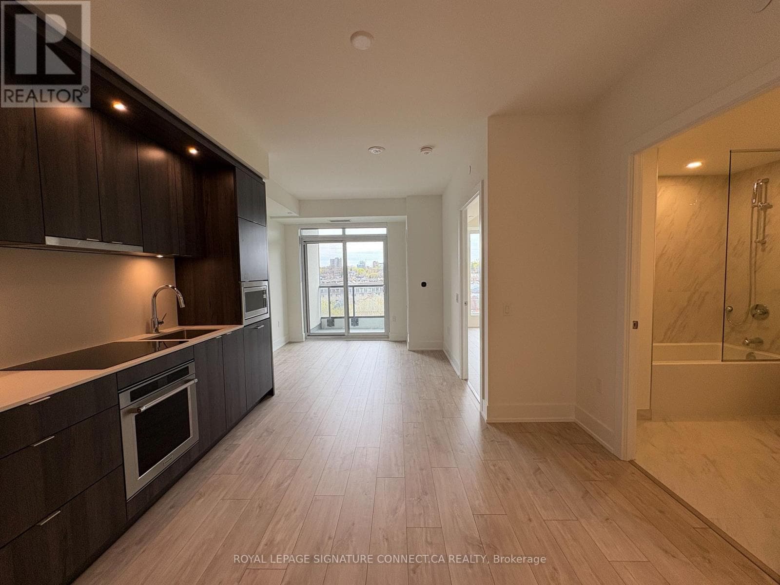 607 - 858 DUPONT STREET|Toronto (Dovercourt-Wallace Emerson-Junction), Ontario M6G0C1