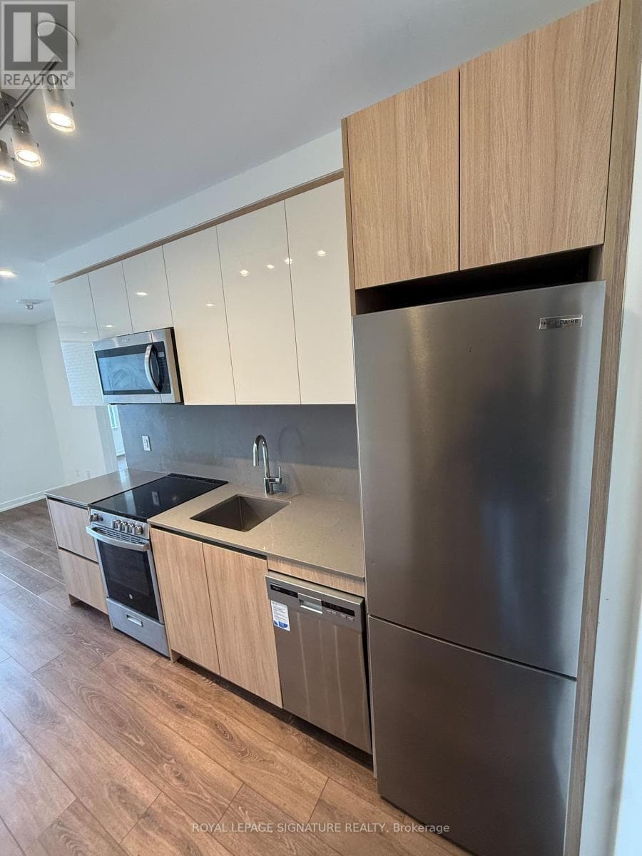 822 - 3100 KEELE STREET|Toronto (Downsview-Roding-CFB), Ontario M3M0E1