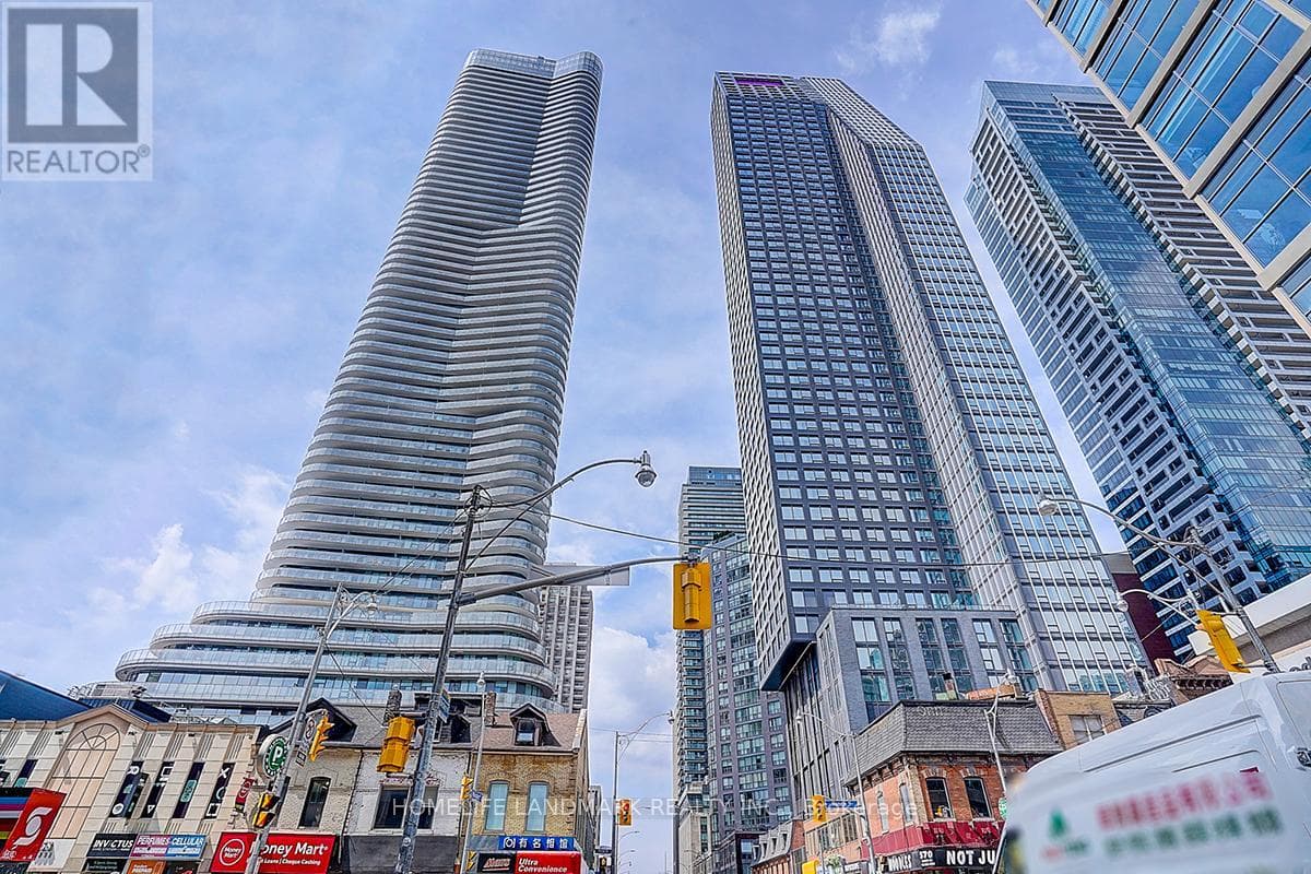 3707 - 11 WELLESLEY STREET W|Toronto (Bay Street Corridor), Ontario M4Y1E8