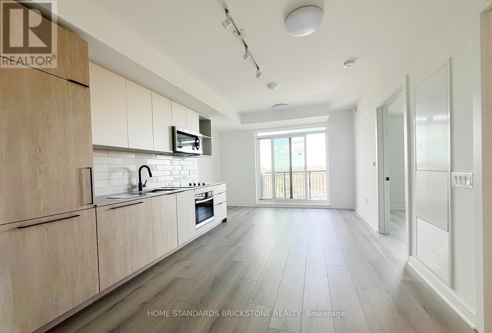 2004 - 1185 DUPONT STREET|Toronto (Dovercourt-Wallace Emerson-Junction), Ontario M6H0G5