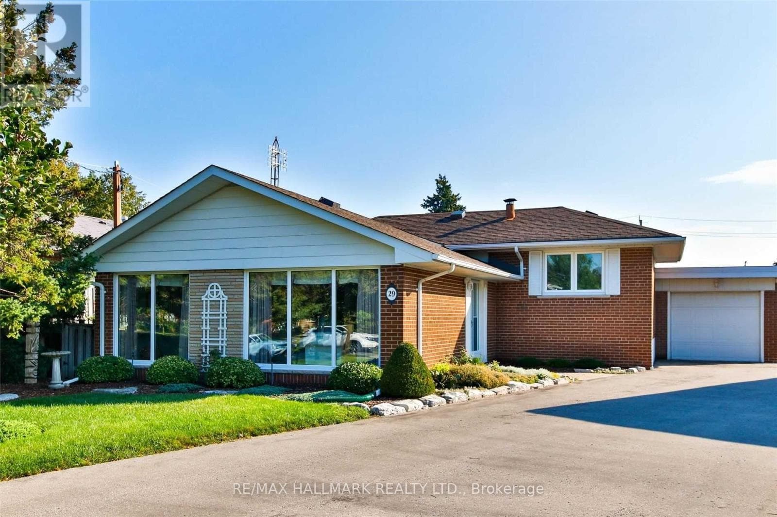 29 LYNN GATE CRESCENT|Toronto (Tam O'Shanter-Sullivan), Ontario M1T2E1