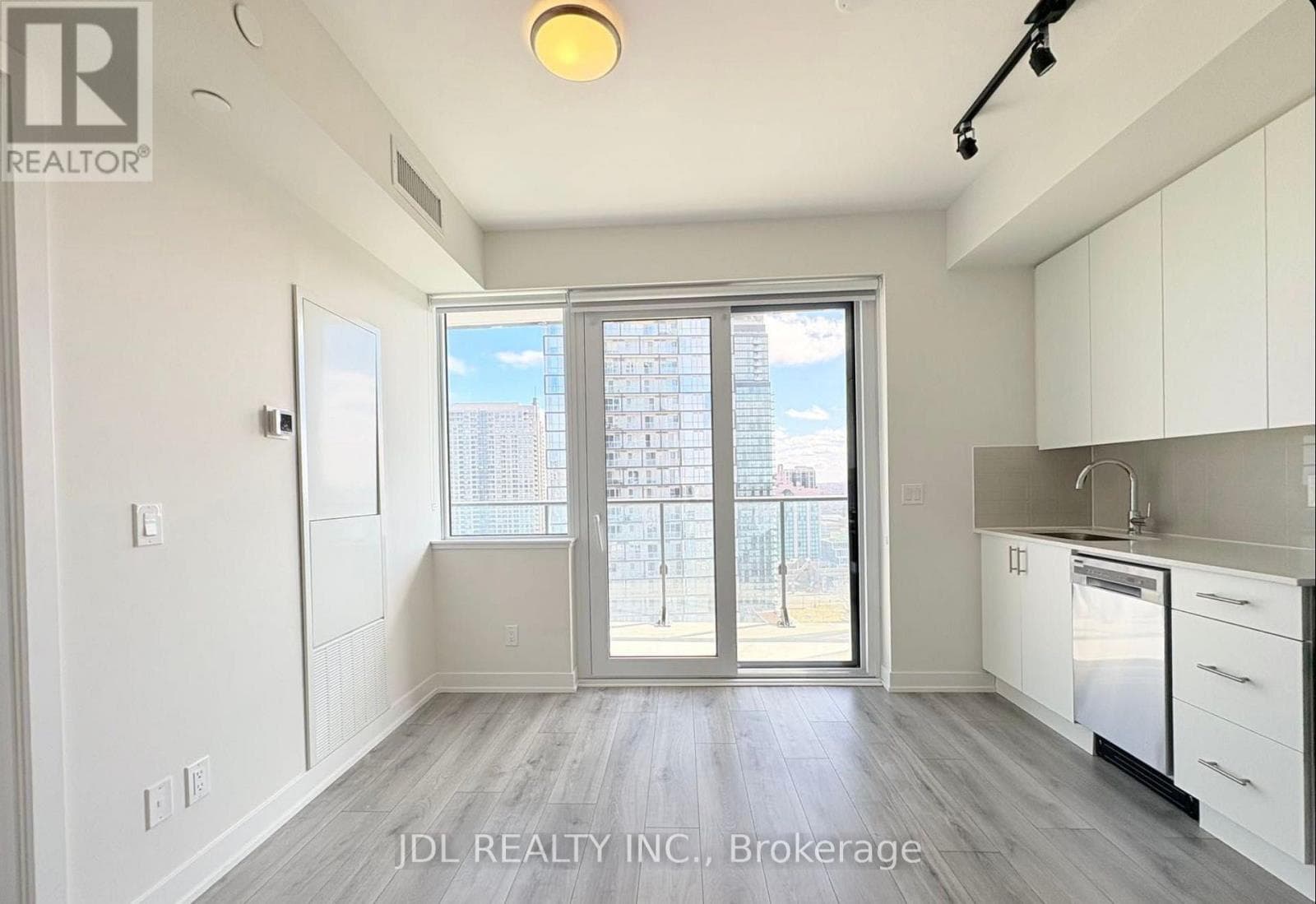 2103 - 15 ELLERSLIE AVENUE|Toronto (Willowdale West), Ontario M2N0L7
