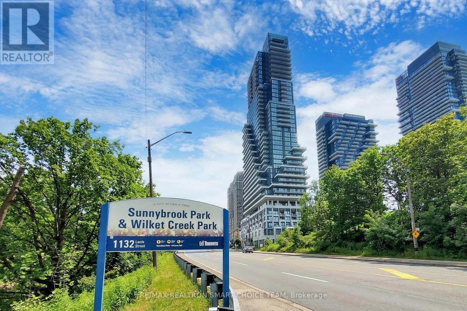 212 - 10 INN ON THE PARK DRIVE|Toronto (Banbury-Don Mills), Ontario M3C0P9