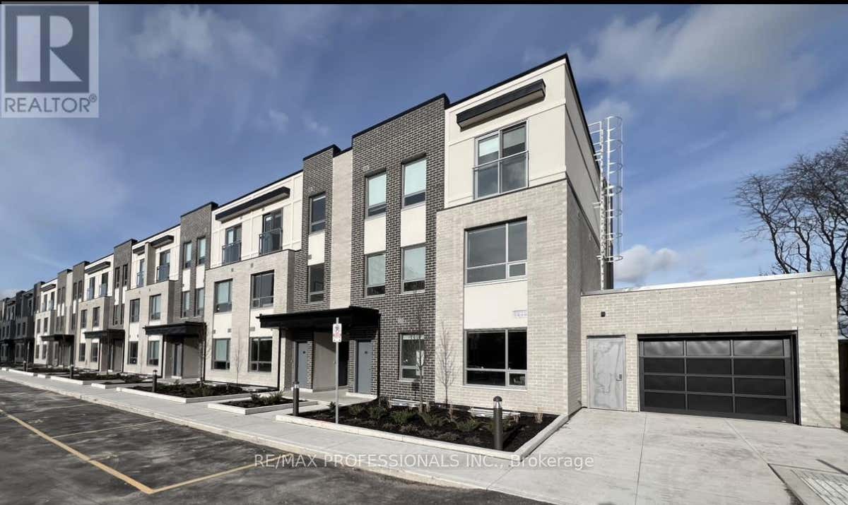 135 - 62 DIXFIELD DRIVE, TORONTO (ERINGATE-CENTENNIAL-WEST DEANE), ON M9C 3W1