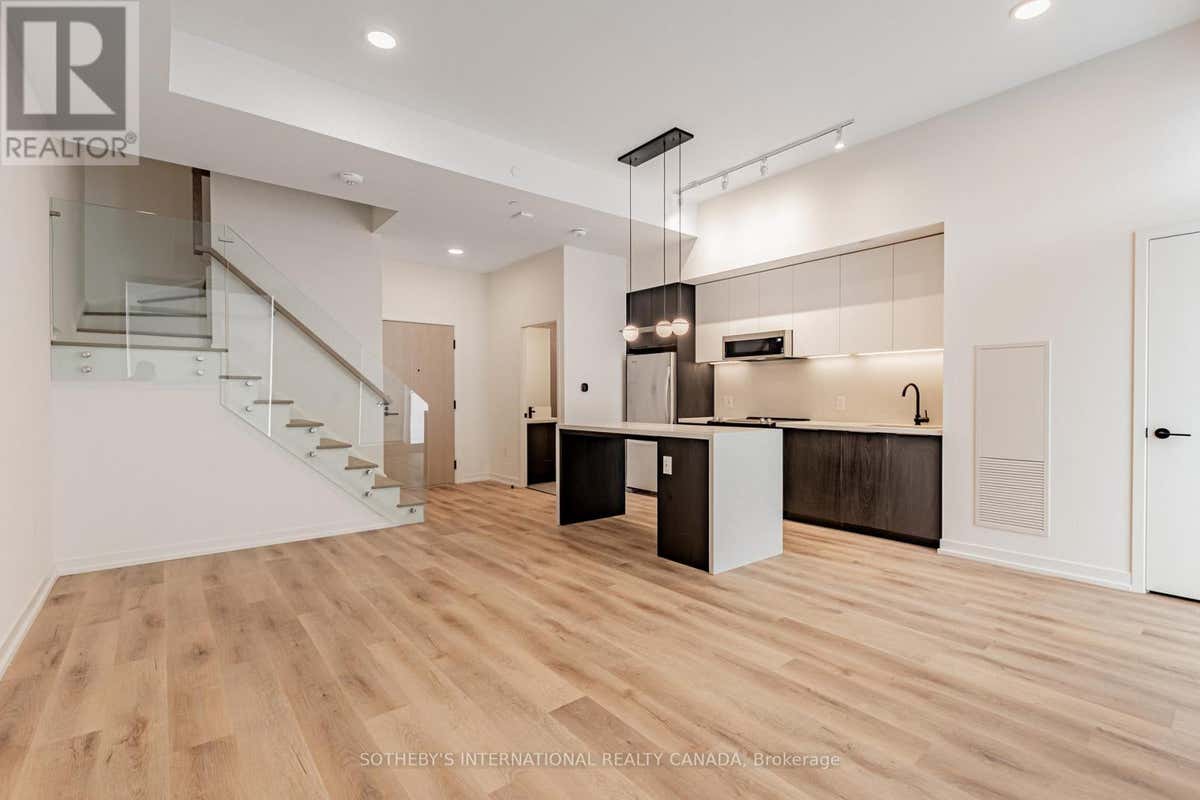 TH#102 - 5 YORK GARDEN WAY, TORONTO (YORKDALE-GLEN PARK), ON M6A 2V1