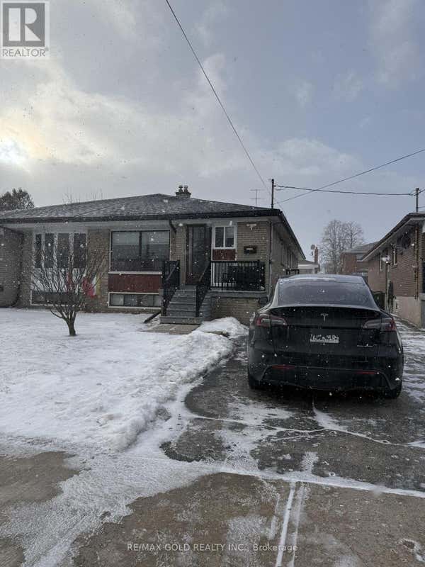 130 DUNCANWOODS DRIVE, TORONTO (HUMBER SUMMIT), ON M9L 2E1