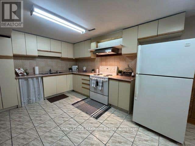 LOWER - 48 PLOWSHARE CRESCENT, TORONTO (MOUNT OLIVE-SILVERSTONE-JAMESTOWN), ON M9V 4Y2