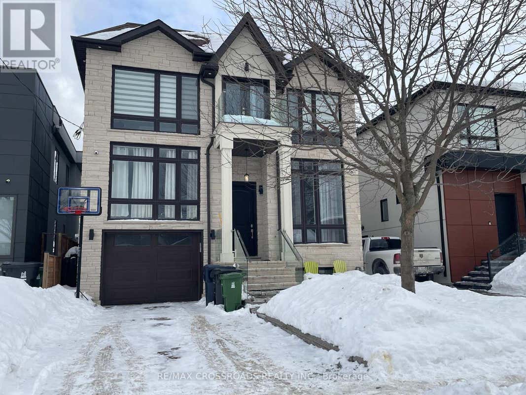 89 CADORNA AVENUE, TORONTO (EAST YORK), ON M4J 3W9