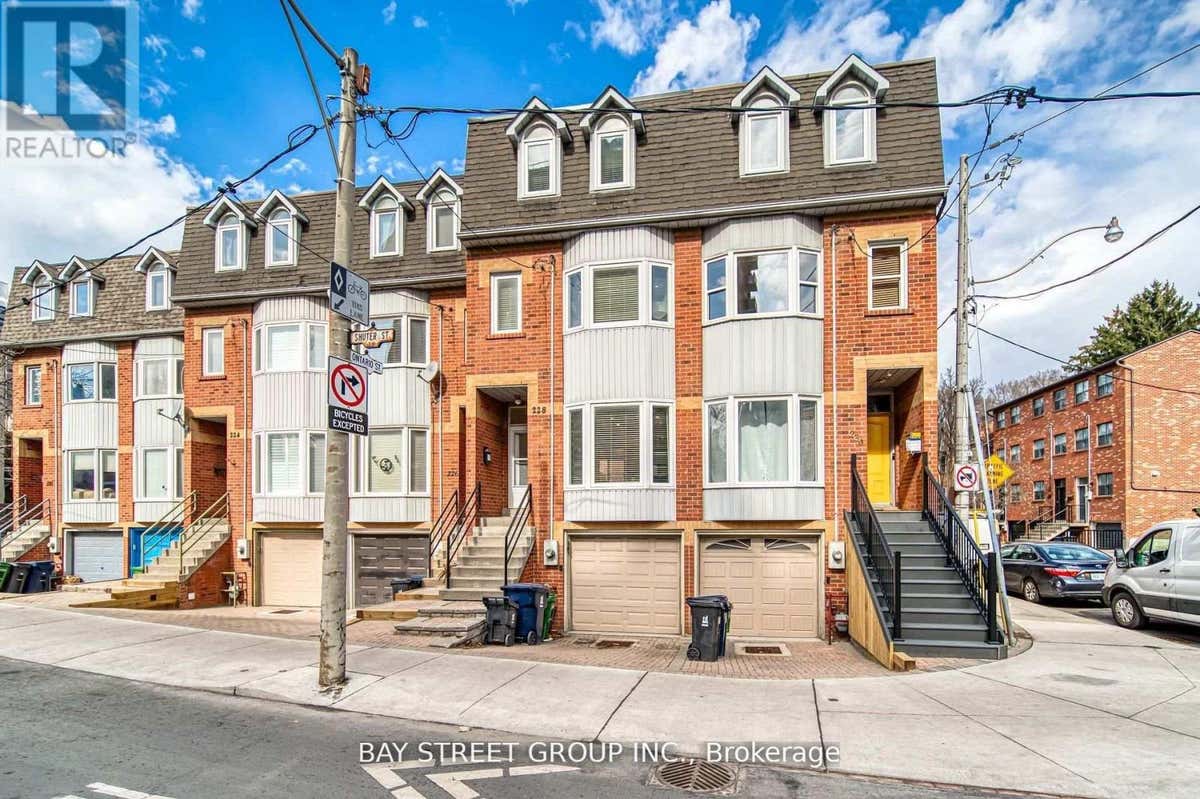 228 SHUTER STREET, TORONTO (MOSS PARK), ON M5A 4M9
