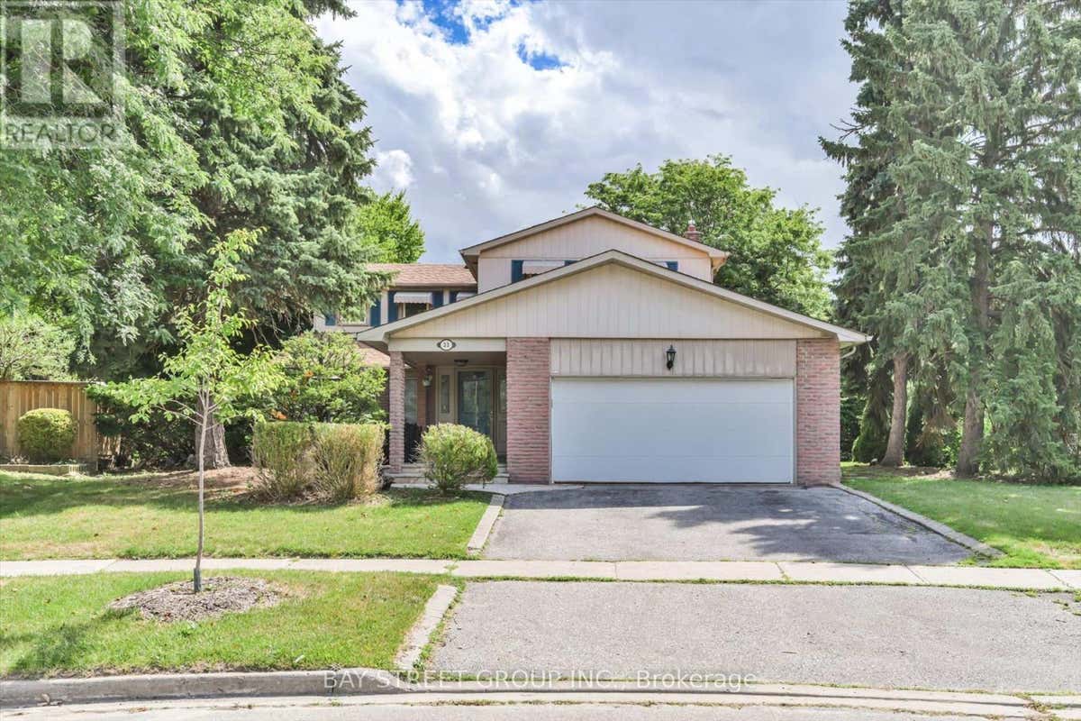 33 KILCHURN CASTLE DRIVE, TORONTO (TAM O'SHANTER-SULLIVAN), ON M1T 2W3