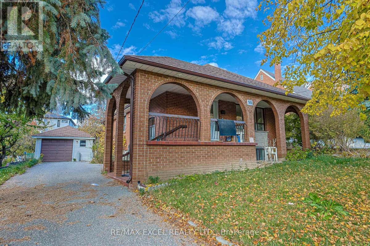 90 FLAMBOROUGH MAIN LEVEL DRIVE E, TORONTO (BROOKHAVEN-AMESBURY), ON M6M 2R7