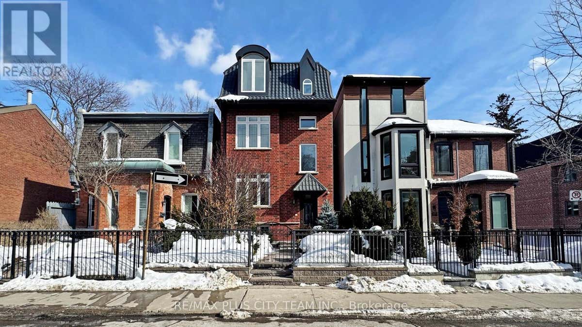 2 - 381 ONTARIO STREET, TORONTO (MOSS PARK), ON M5A 2V8