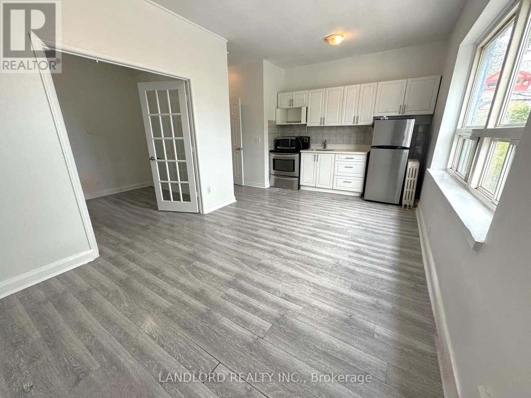 3 - 1156 WESTON ROAD, TORONTO (MOUNT DENNIS), ON M6M 4P4