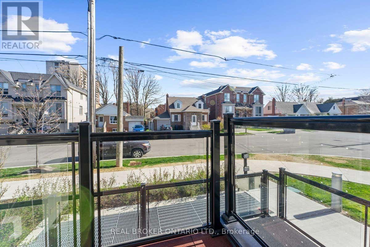 5 - 16 MARQUETTE AVENUE, TORONTO (ENGLEMOUNT-LAWRENCE), ON M6A 0E1