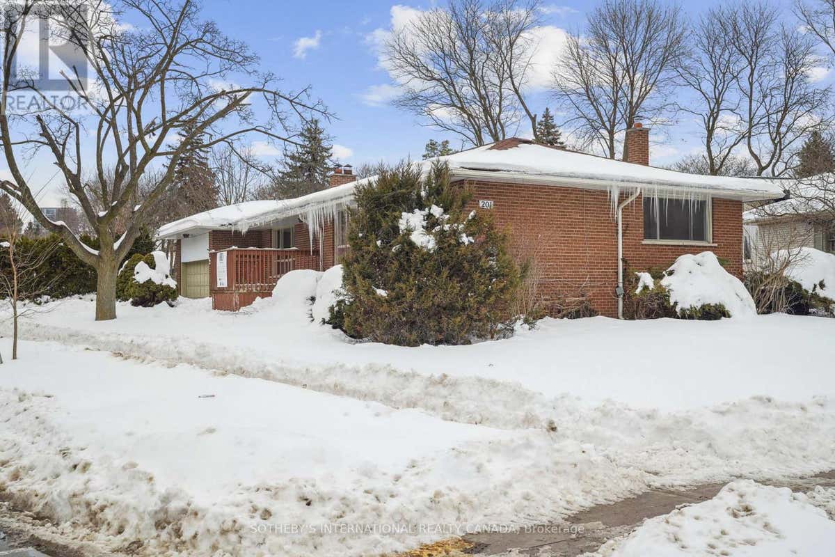 201 FENN AVENUE, TORONTO (ST. ANDREW-WINDFIELDS), ON M2P 1Y1