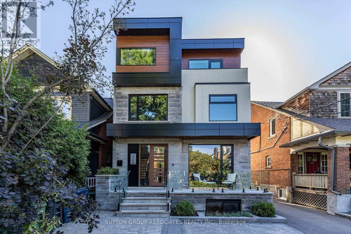 LOWER - 222 WYCHWOOD AVENUE, TORONTO (HUMEWOOD-CEDARVALE), ON M6C 2T3