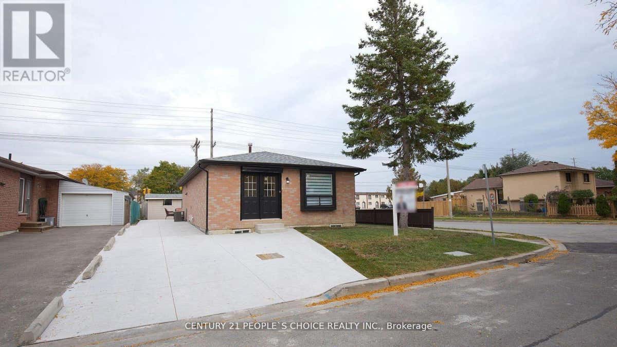 2 BETTERIDGE LANE W, TORONTO (WEST HUMBER-CLAIRVILLE), ON M9V 4E8