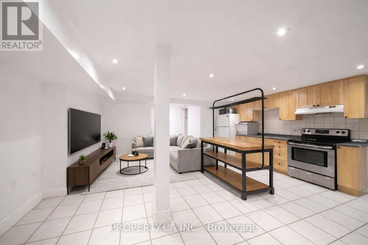 3 - 107 RUNNYMEDE ROAD, TORONTO (HIGH PARK-SWANSEA), ON M6S 2Y4