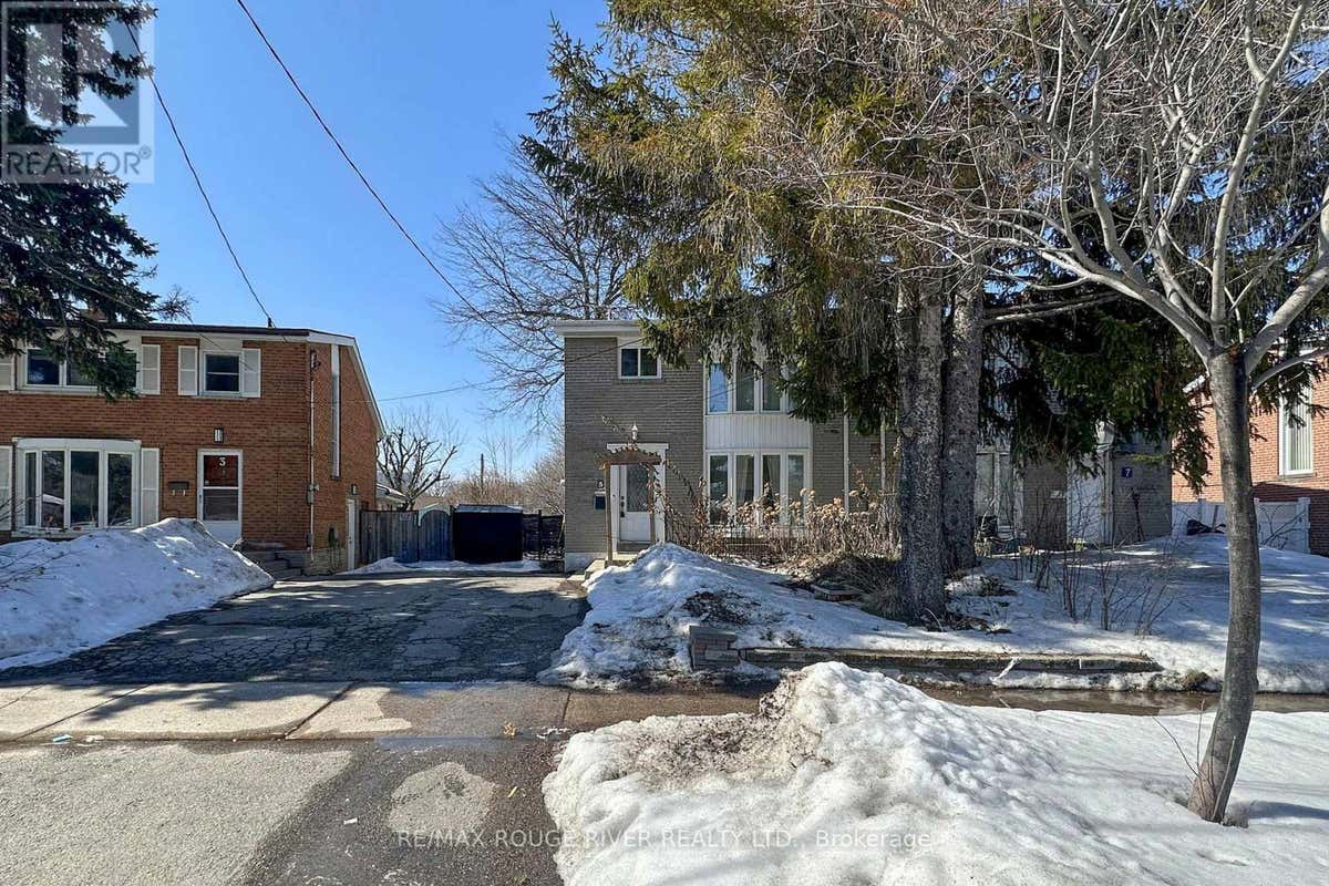 5 BILLINGTON CRESCENT, TORONTO (PARKWOODS-DONALDA), ON M3A 2G5