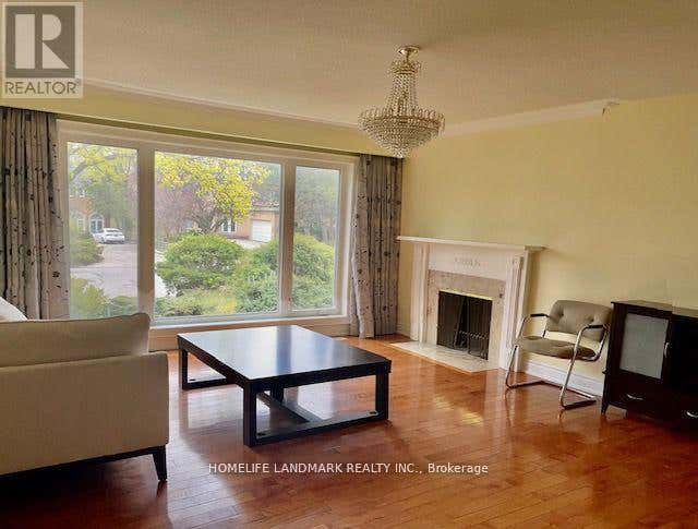 ROOM 2 - 26 MANORCREST DRIVE, TORONTO (NEWTONBROOK EAST), ON M2N 5K1