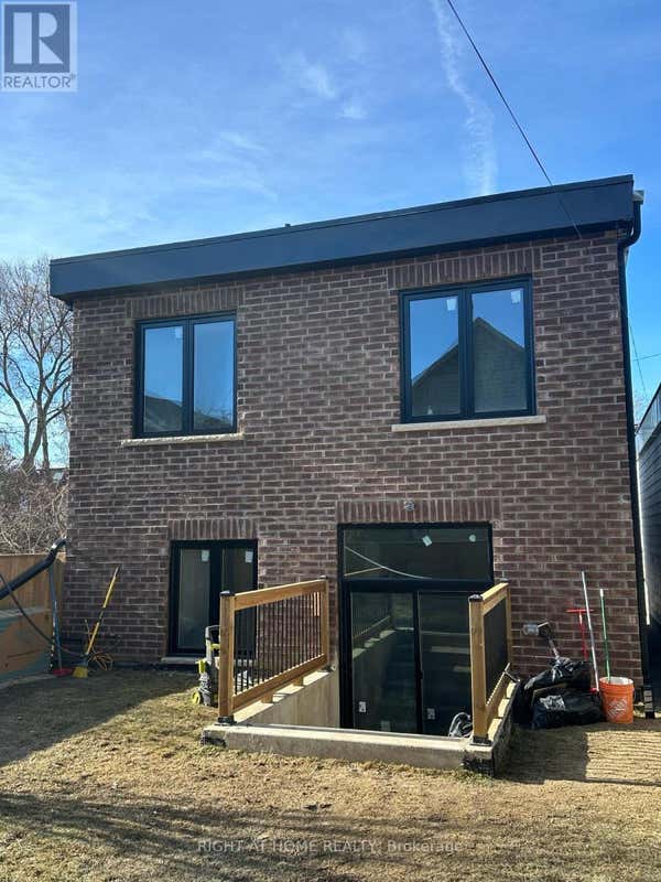 LANEWAY SUITE - 94 BARRINGTON AVENUE, TORONTO (CRESCENT TOWN), ON M4C 4Z1
