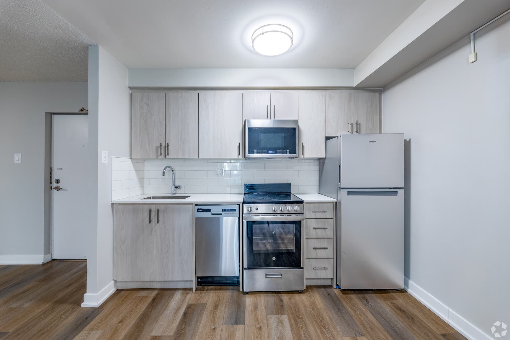 11-25 Sherwood Avenue