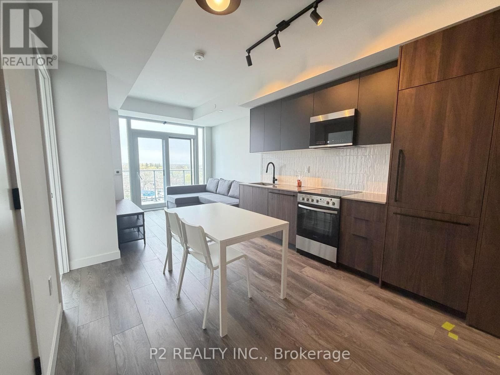 1635 MILITARY Trail