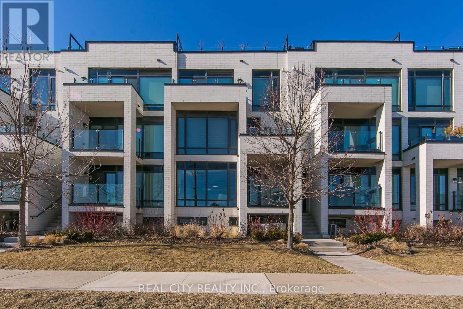 142 Widdicombe Hill Boulevard