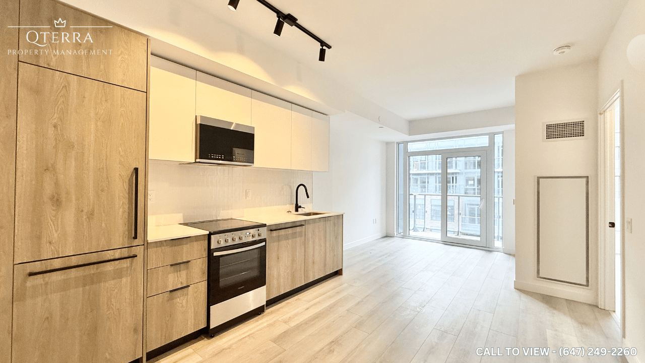 1635 Military Trail