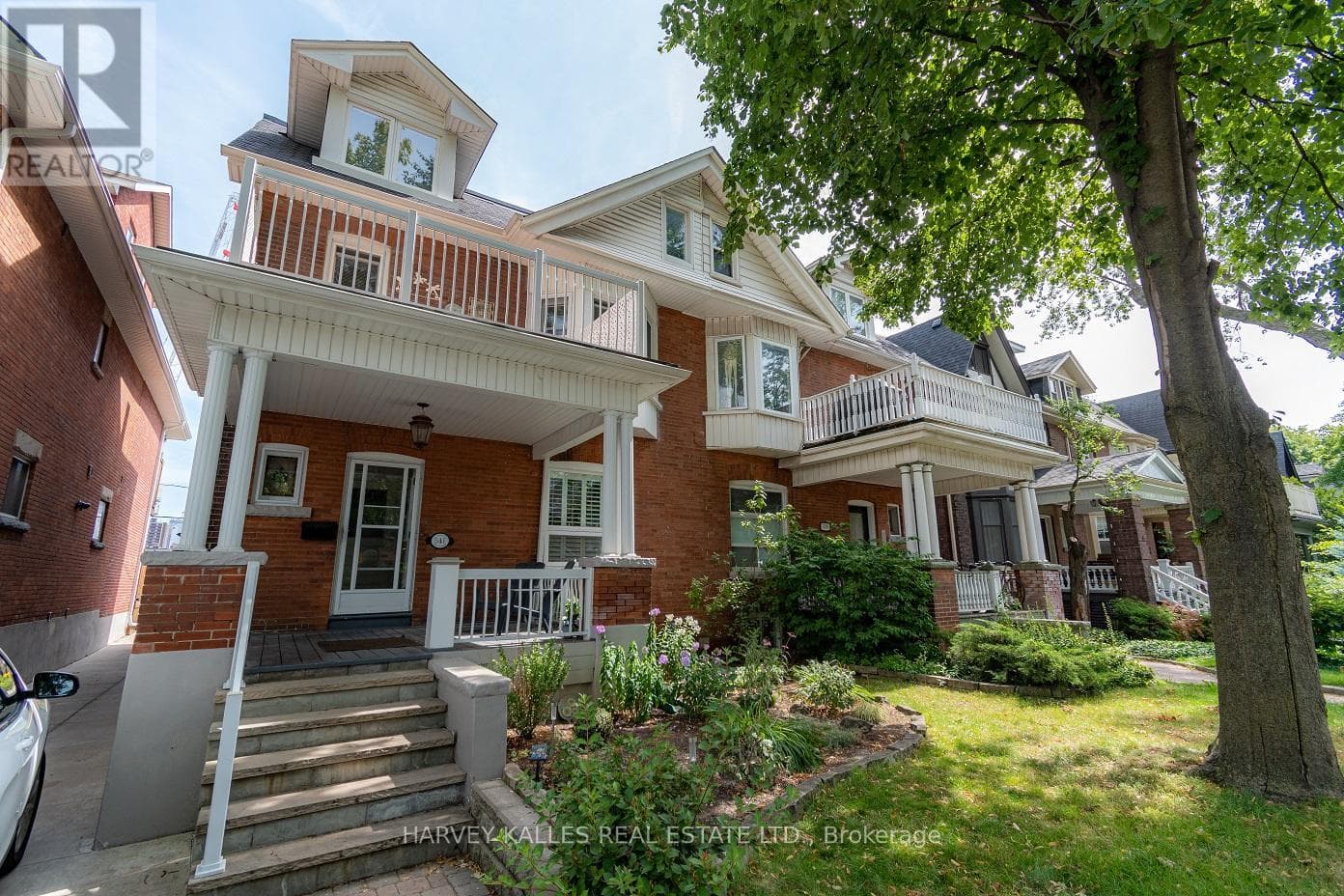 541 Palmerston Boulevard