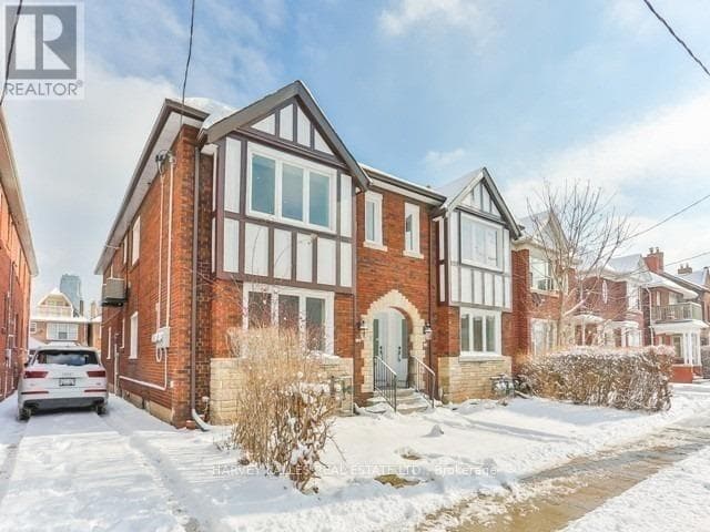 989 Avenue Road