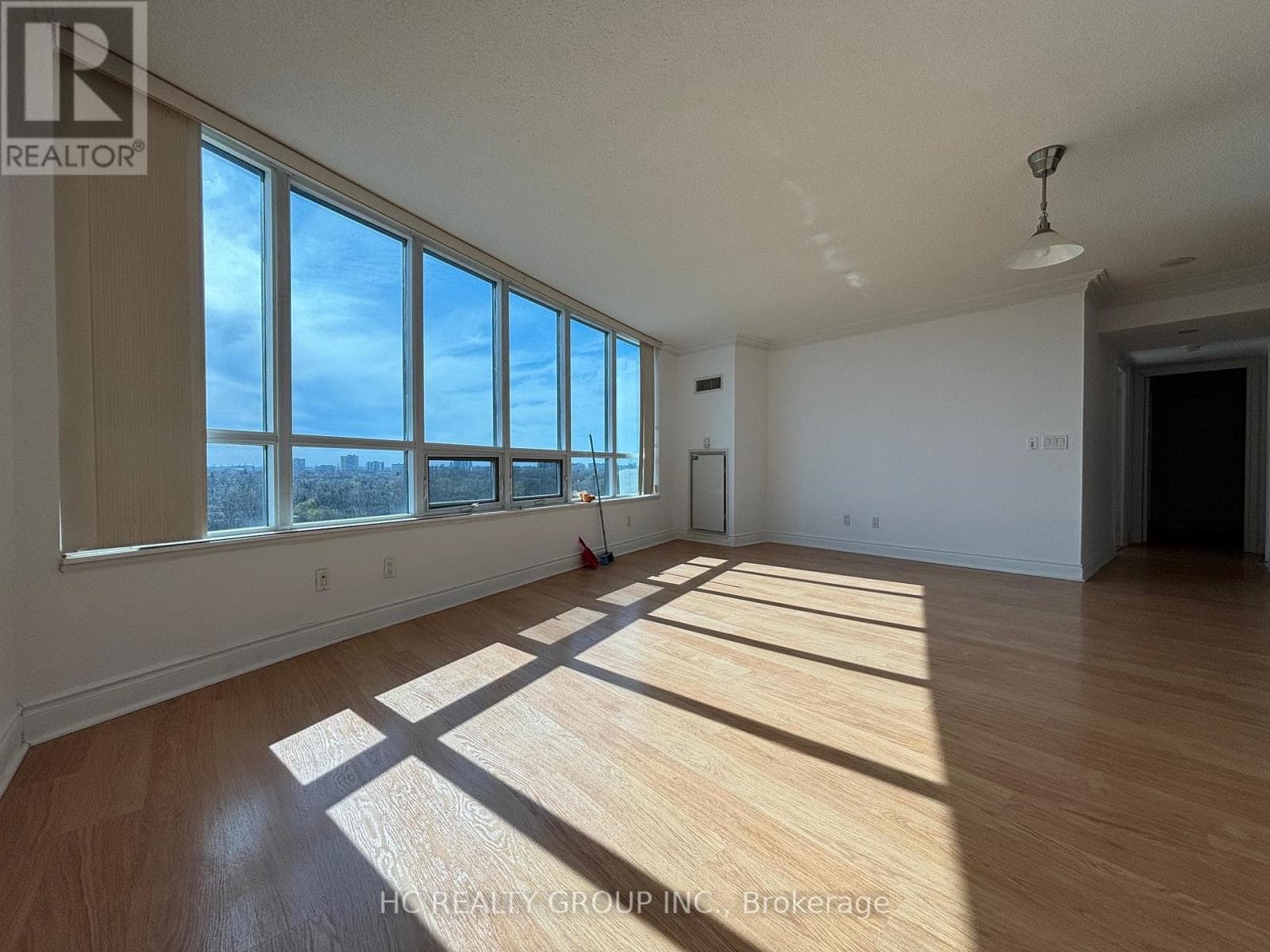 15 Greenview Avenue