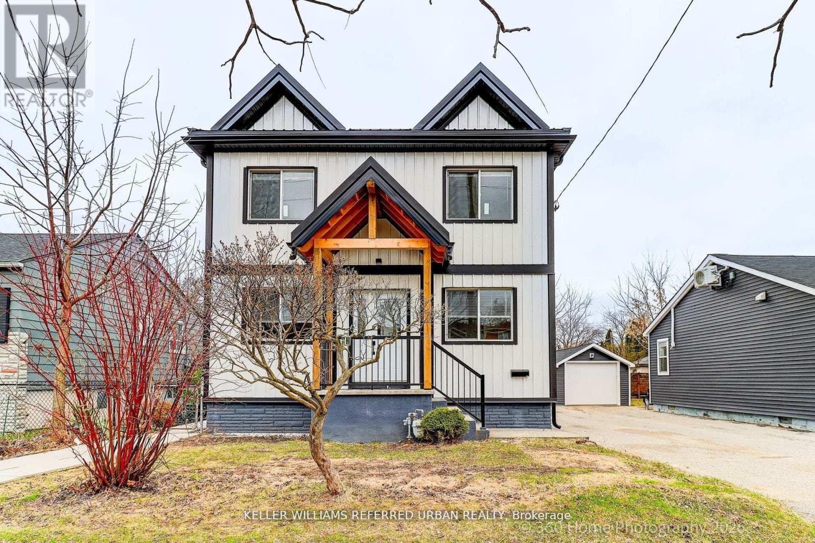 84 Foch Avenue