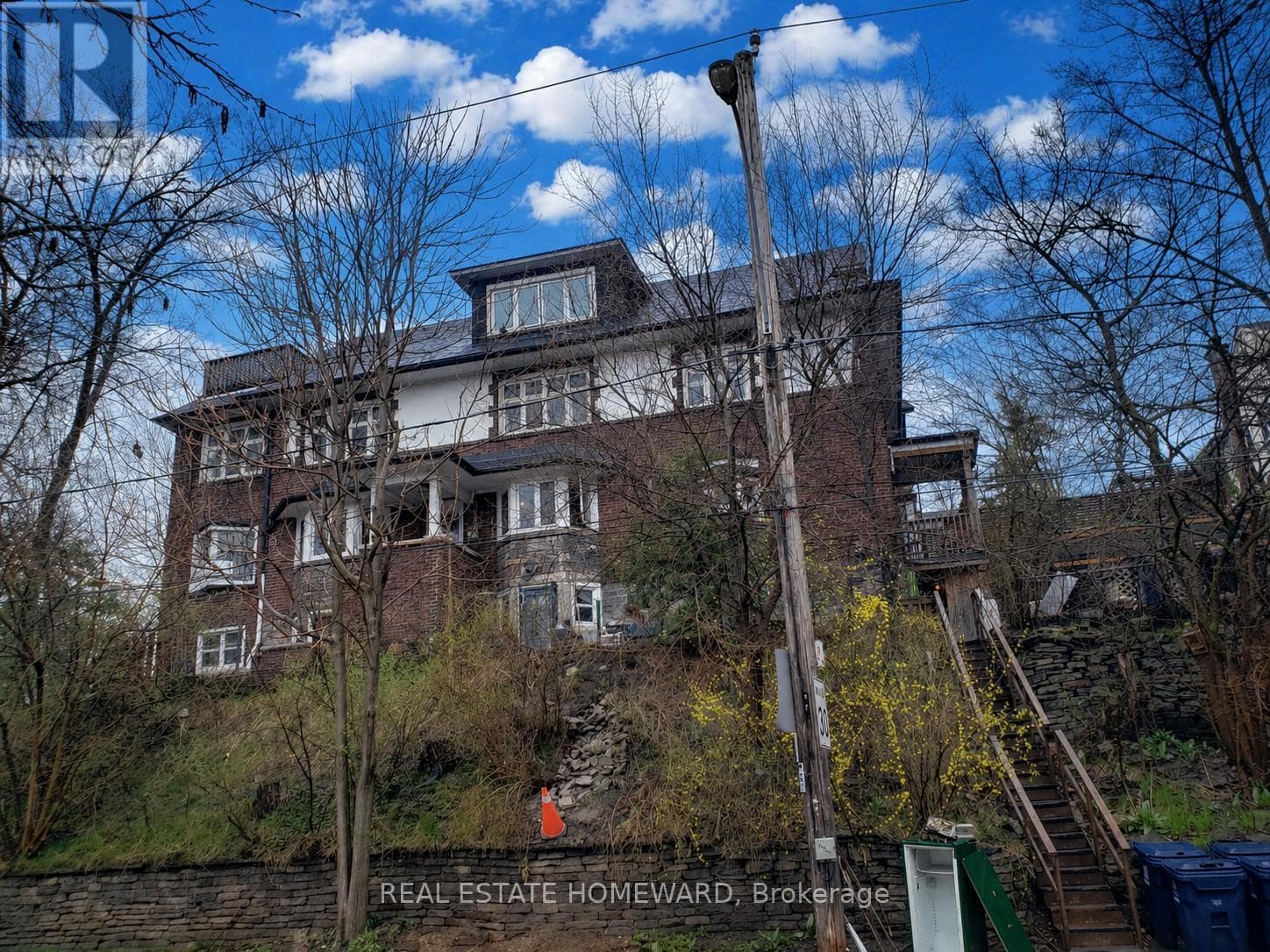 435 Parkside Drive