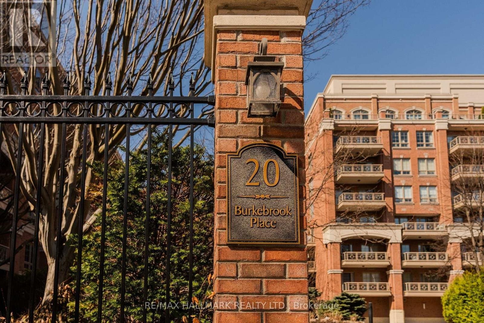 20 Burkebrook Place