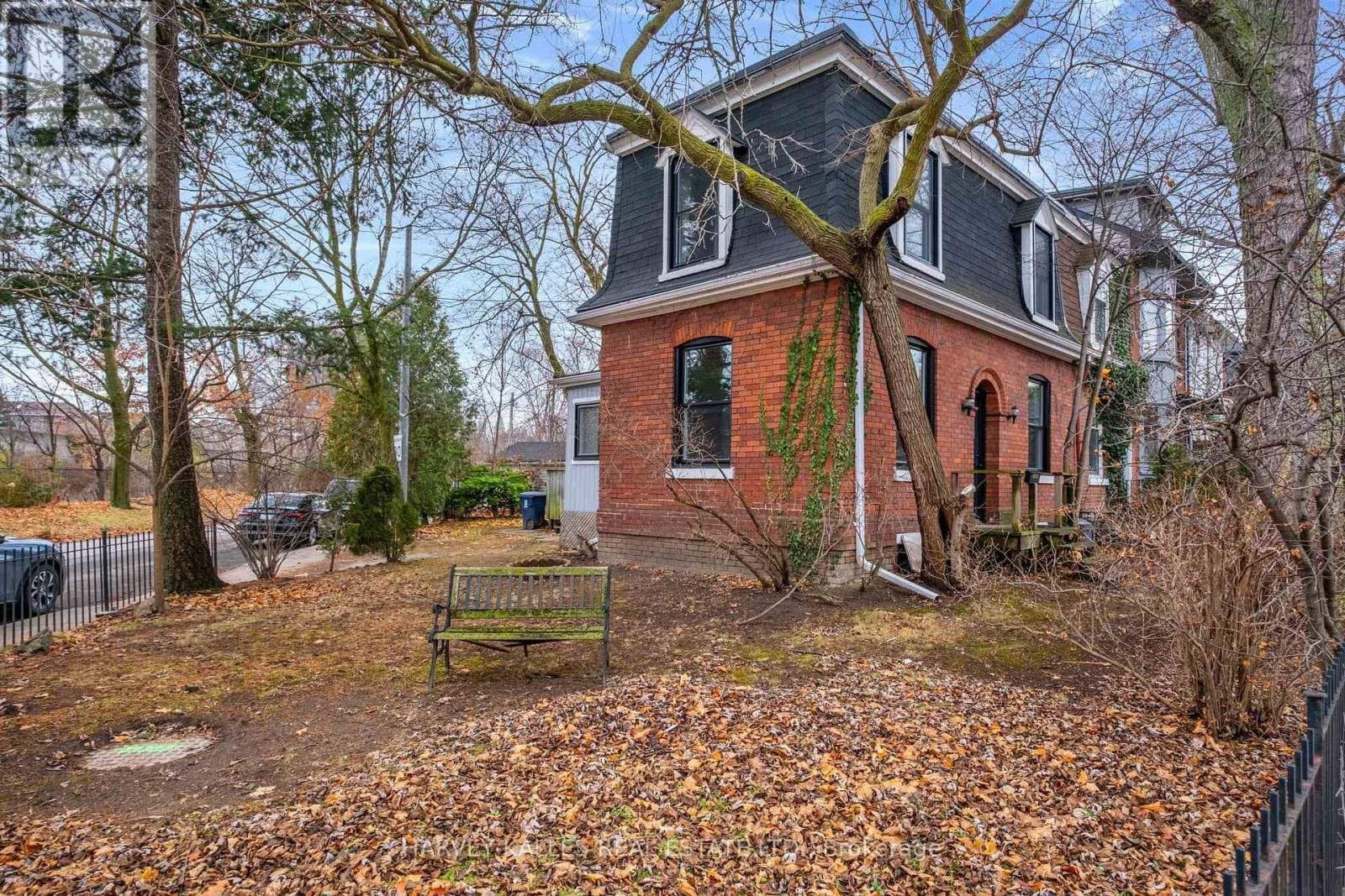137 Summerhill Avenue